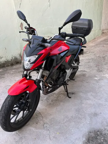 Honda CB 300F Twister ABS Vermelha - Completa com Baú e Chave Reserva