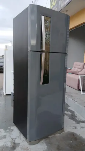 Vendo geladeira Electrolux garantia de 3 meses 2.300
