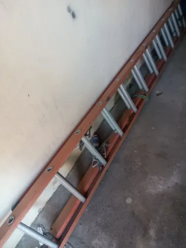 ESCADA 6MTS FIBRA. EXCELENTE ESTADO !