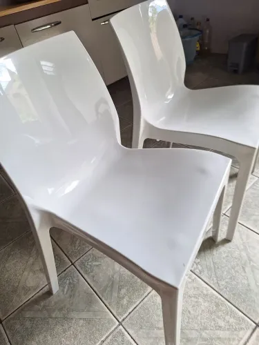 Cadeira Tramontina Alice em Polipropileno Branco com Encosto