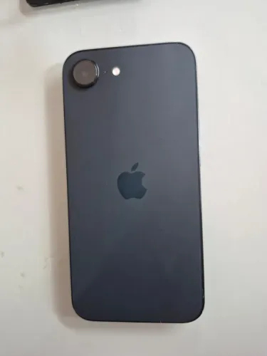 iPhone 16e