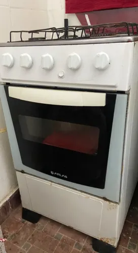 FOGÃO ESMALTEC SEMI NOVO - FORNO PERFEITO E 3 BOCAS FUCNIONANDO / GÁS BOTIJÃO