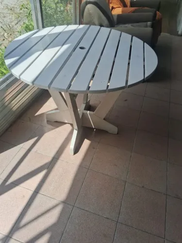 Mesa para guarda sol em cerejeira