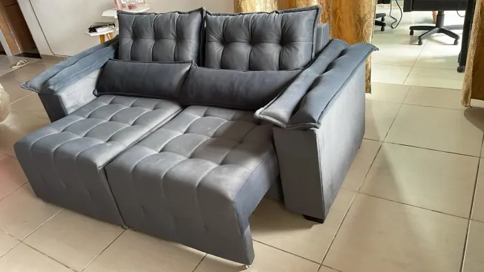 Sofá retro braços acolchoado