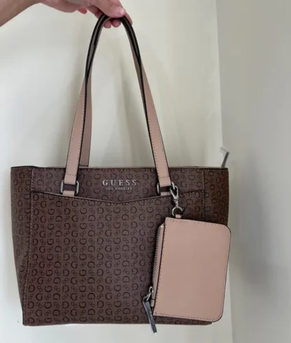 Bolsa Guess Lockwood Carryall Bege