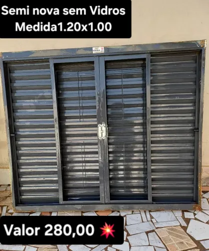 Veneziana Semi Novo com Grade <br>Medida1.20x1.00 Valor 280,00 ?