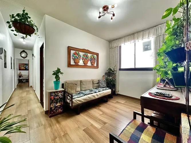 Apartamento com 2 Quartos e 1 banheiro à Venda, 70 m² por R$ 277.000