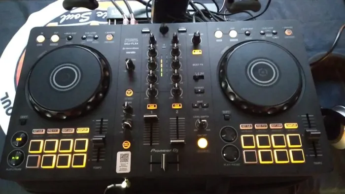 DDJ-FLX4 COM CAIXA ZERO