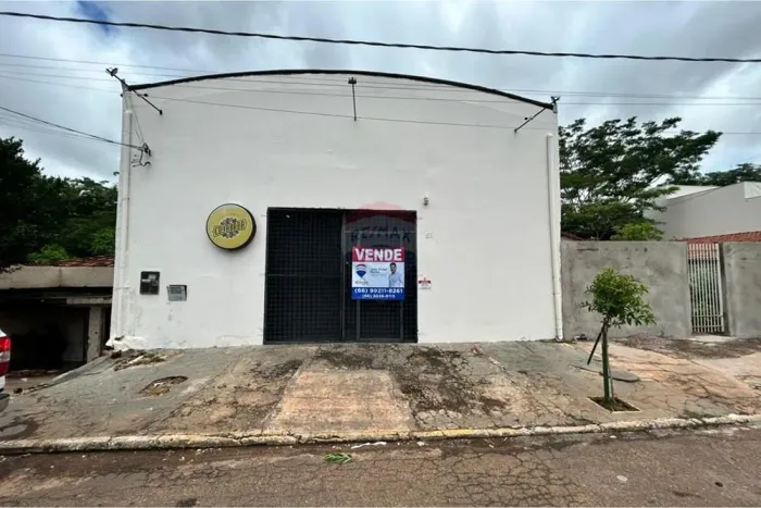 Barracão no Centro próximo a feira da Vila Aurora