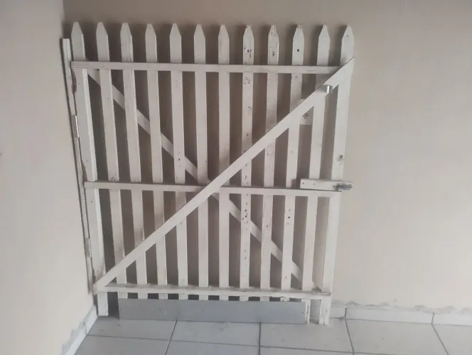 Portão de madeira