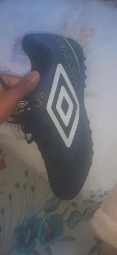 Chuteira umbro