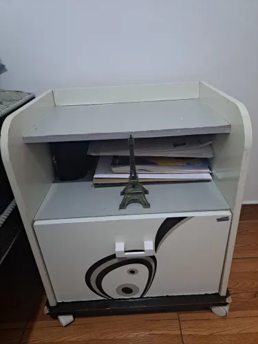 Mesinha de cabeceira