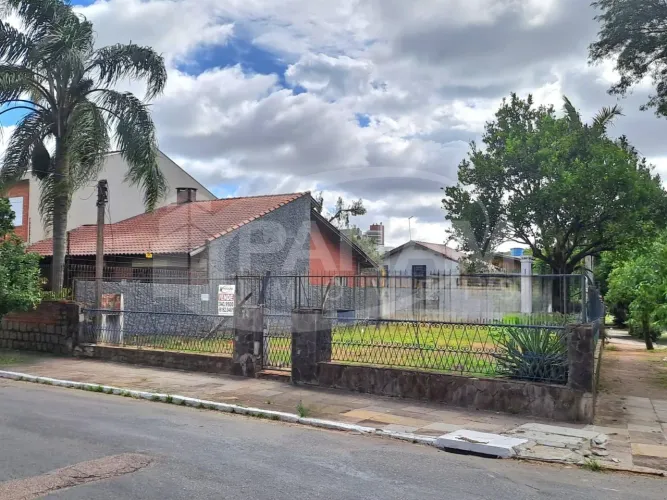 TERRENO DE ESQUINA À VENDA NO JARDIM ITU