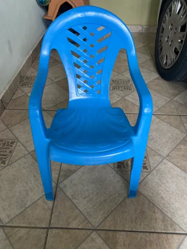 Cadeira de plástico infantil 
