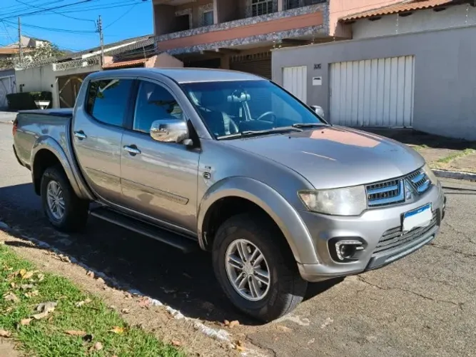 Mitsubishi L200 Triton HPE 3.2 CD TB Int.diesel AUT 2015