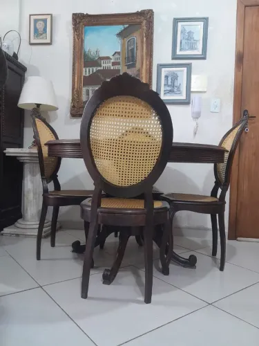 Jogo de mesa 4 cadeiras estilo luiz XV tampo de mármore e madeira jacarandá