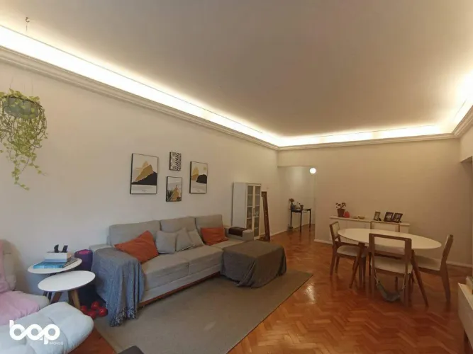 Raridade em Botafogo: Apartamento de fundos, super silencioso e com vista livre.