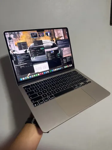 MacBook Air 2026 Apple M5 / Memória 16GB / SSD 512GB / 13.6"