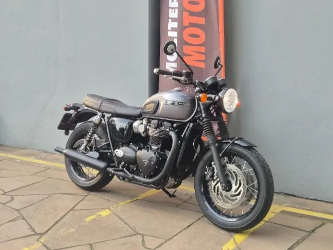 Triumph Bonneville T120 Black 3 mil km