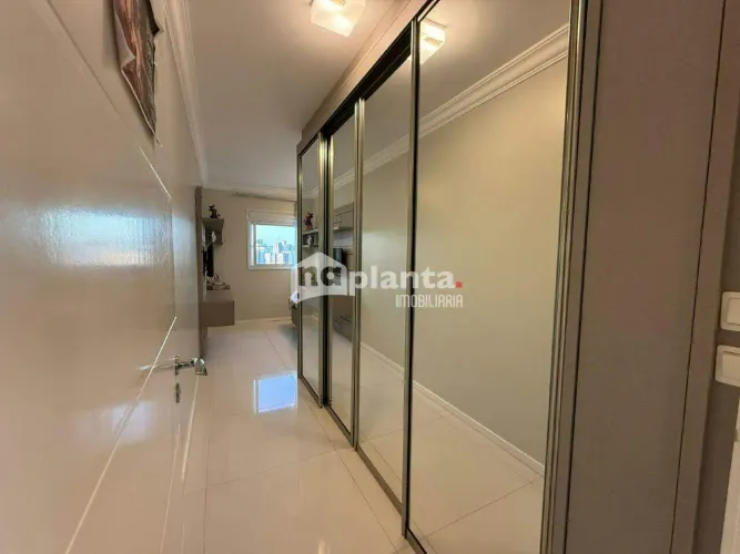 Apartamento com 04 dormitórios 02 suítes com varanda gourmet e 2 vagas em Campinas, São Jo