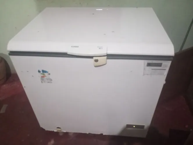 Vende-se um freezer uma porta 