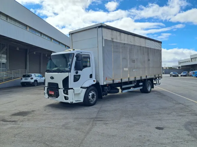 Ford cargo 1317 2011 com sayder 8 m