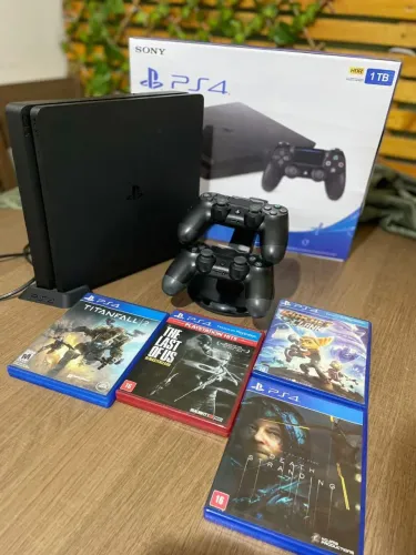 Playstation 4 slim 
