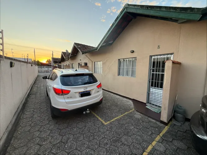 Casa em condomínio a 600m da praia - Martim de Sá 