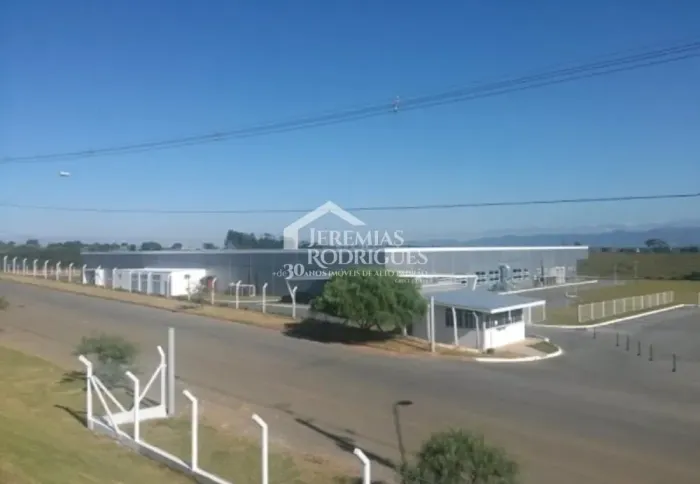 Excelente galpão padrão AA climatizado e com piso antiestático