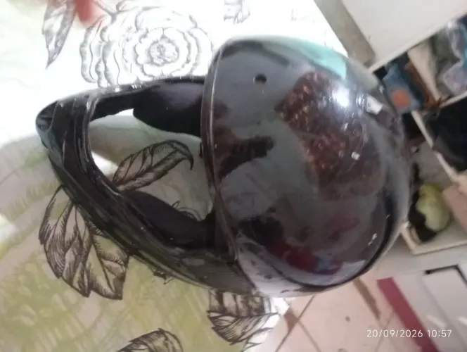 Capacete sem viseira 