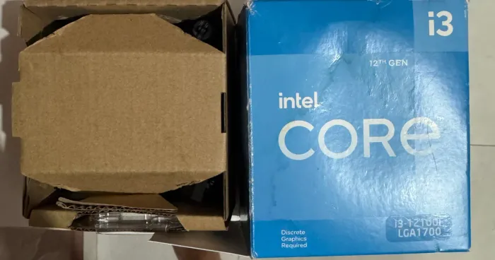 Intel Core i3-12100F (12ª geração).