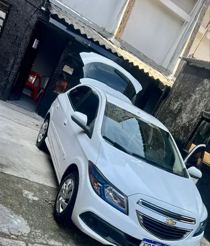 Chevrolet Onix Hatch LT 1.4 8V Flex Power Mec. 4P 2016