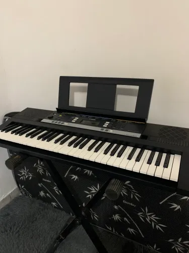 Teclado yamaha psr-e243