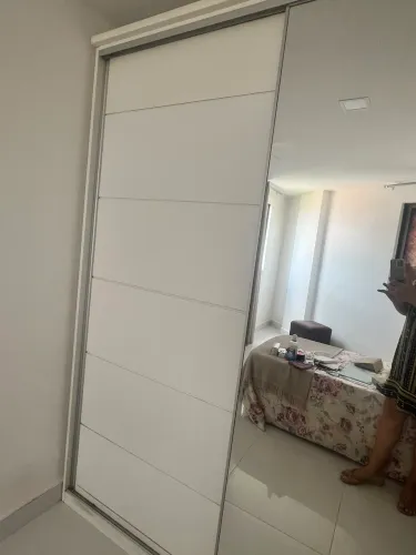 Guarda Roupas com espelho