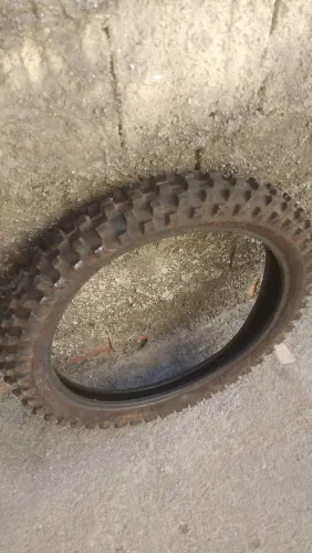 Pneu de trilha 18