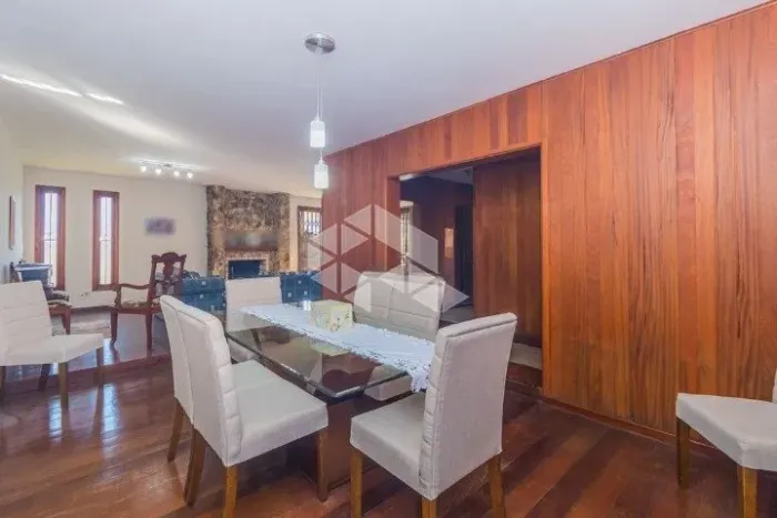 Casa em Ipanema 4 dormitórios 3 vagas de garagem