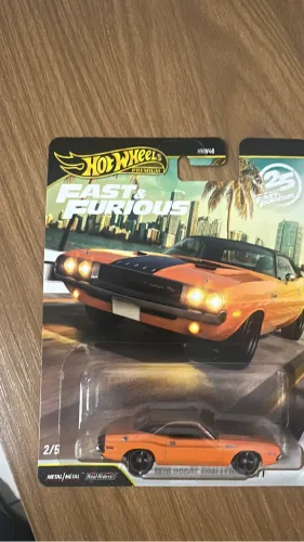 Hot Wheels Premium Velozes e Furiosos Dodge Challenger