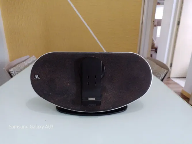 dock station da marca Acoustic Research modelo ARS35-A. 