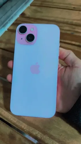 Celular iPhone 15 rosa