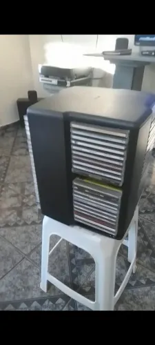 Porta CDs - Capacidade para armazenar discos