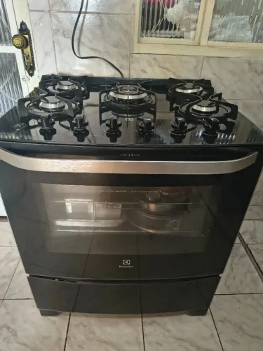 Fogão Eletrolux 5 bocas tampo de vidro 
