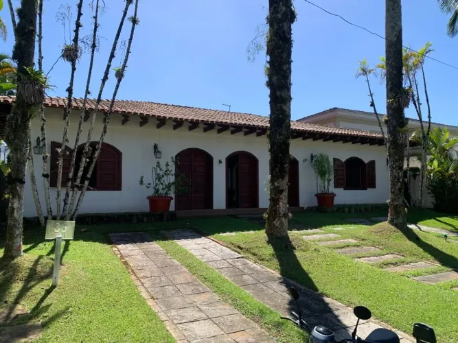 Casa com 4 dormitórios para alugar, 415 m² por R$ 16.000,00/mês - Acapulco - Guarujá/SP