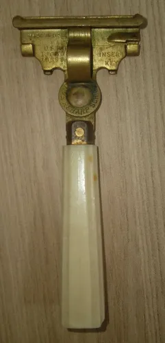 Barbeador vintage Eversharp Schick