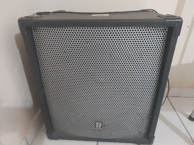 Vendo ou troco cubo para guitarra Staner Gs 140 usado