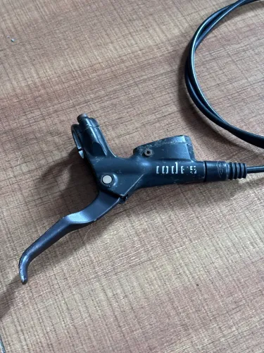 Freios SRAM CODE 5 (4 pistões)