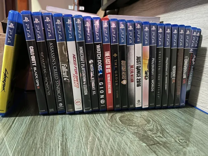 Jogos de PlayStation 4 e VR