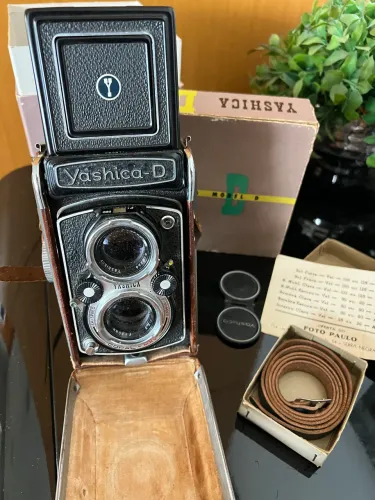 Câmera Analógica Yashica-D TLR + Caixa + Manual (Estado de Museu)