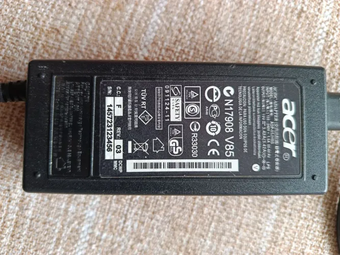 Carregador de notebook Acer