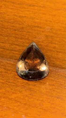 Pedra para Joia de Ouro