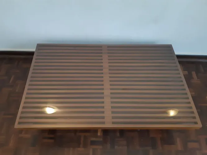 Mesa de Centro para sala com tampo de vidro temperado em EXCELENTE estado de conservação